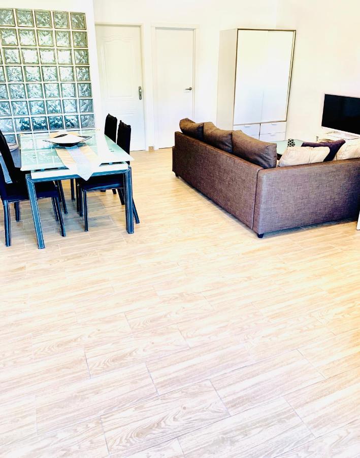 בנאלמדנה Exclusive New Apartment מראה חיצוני תמונה